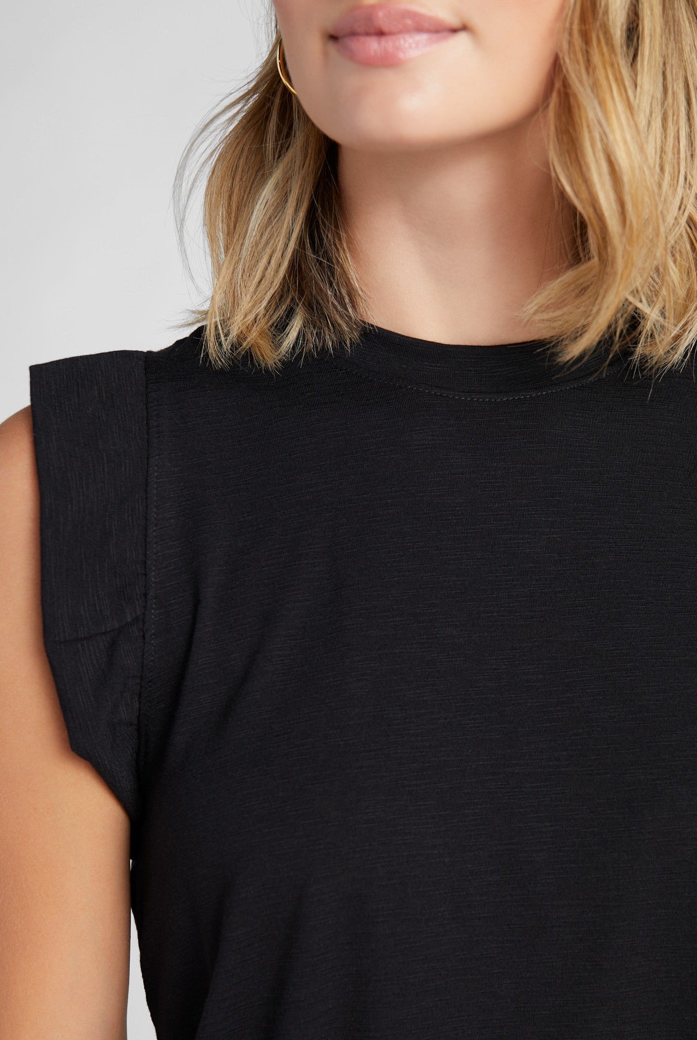 Black $|& SEAS Ruffle Shoulder Tank - SOF Detail