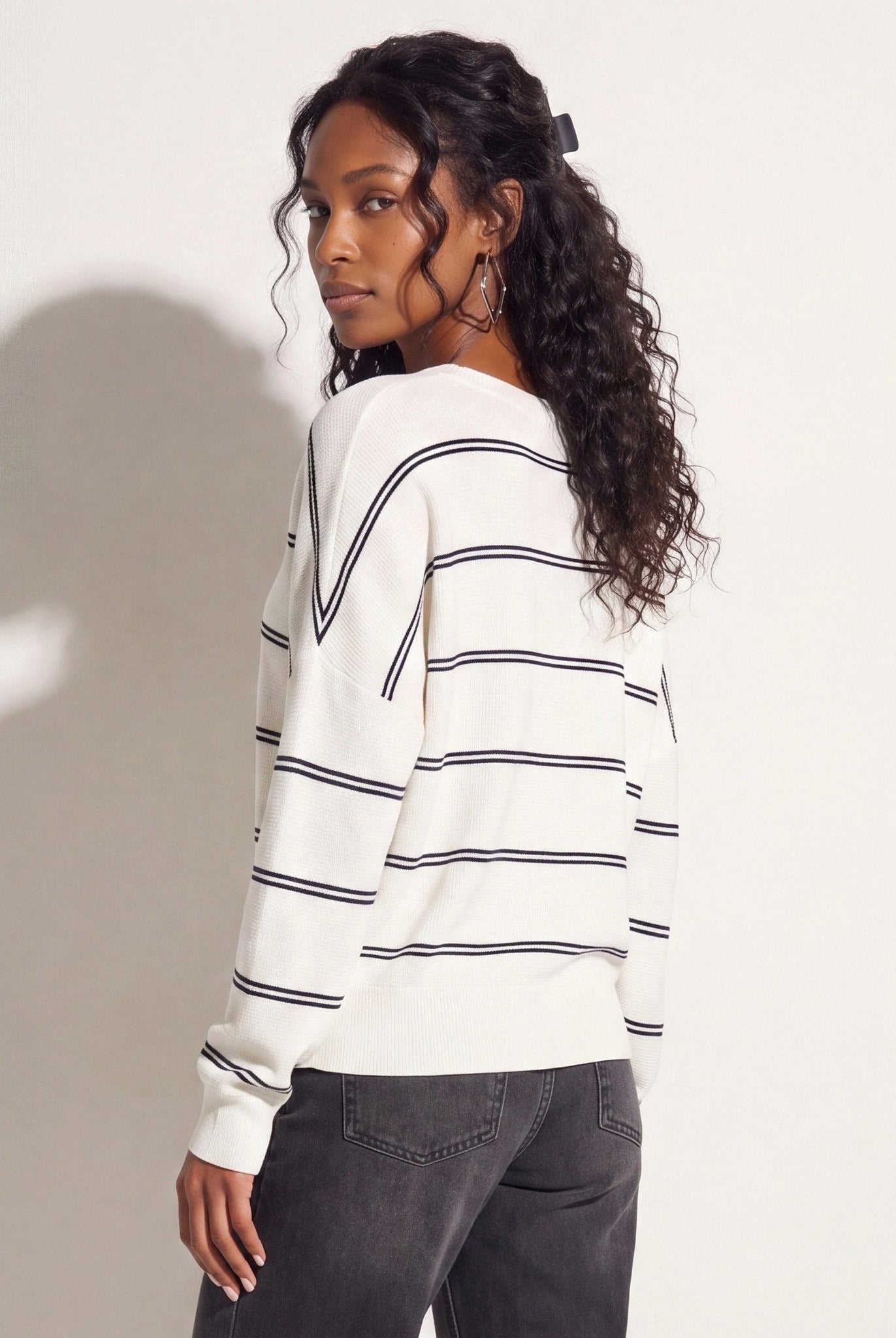 Ivory/Navy $|& SEAS Crew Neck Stripe Long Sleeve - SOF Side