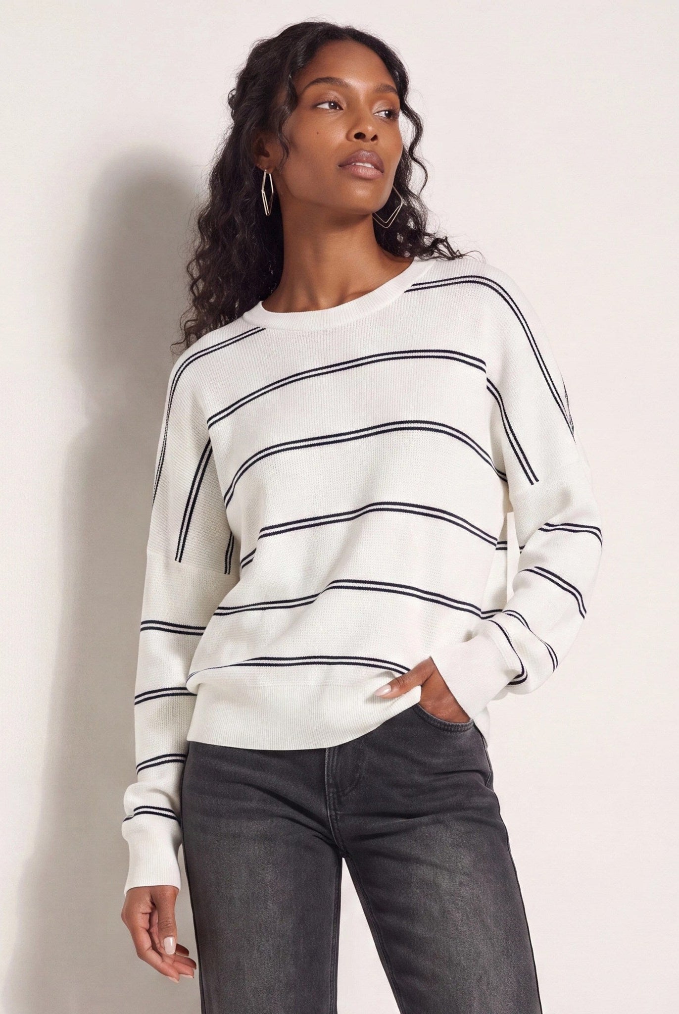 Ivory/Navy $|& SEAS Crew Neck Stripe Long Sleeve - SOF Front