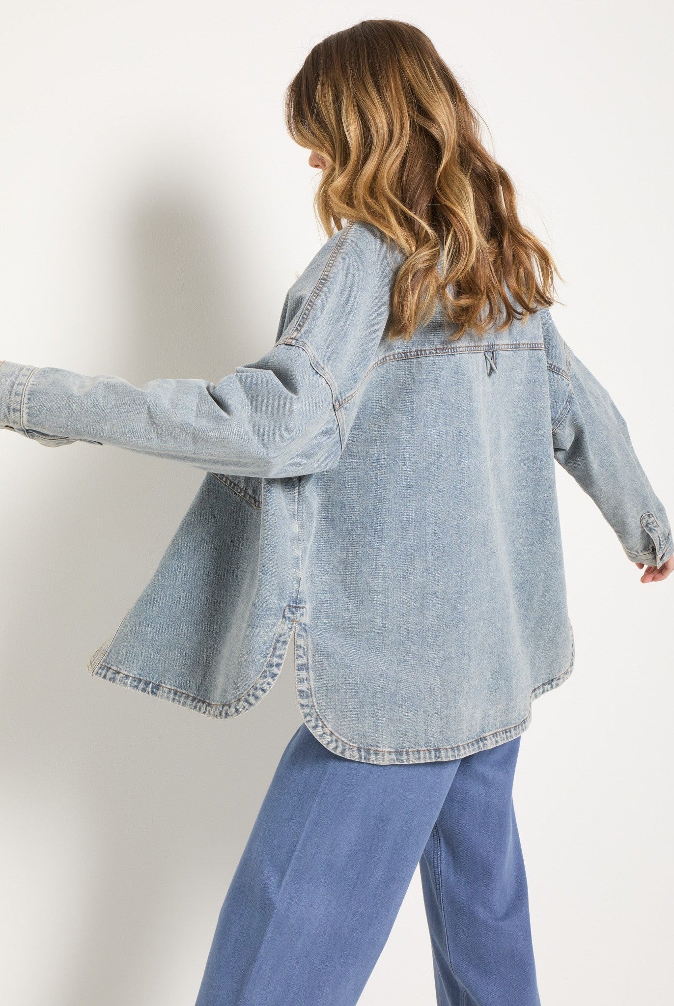 Lakeshore $|& SEAS Hightide Denim Shacket - VOF Front