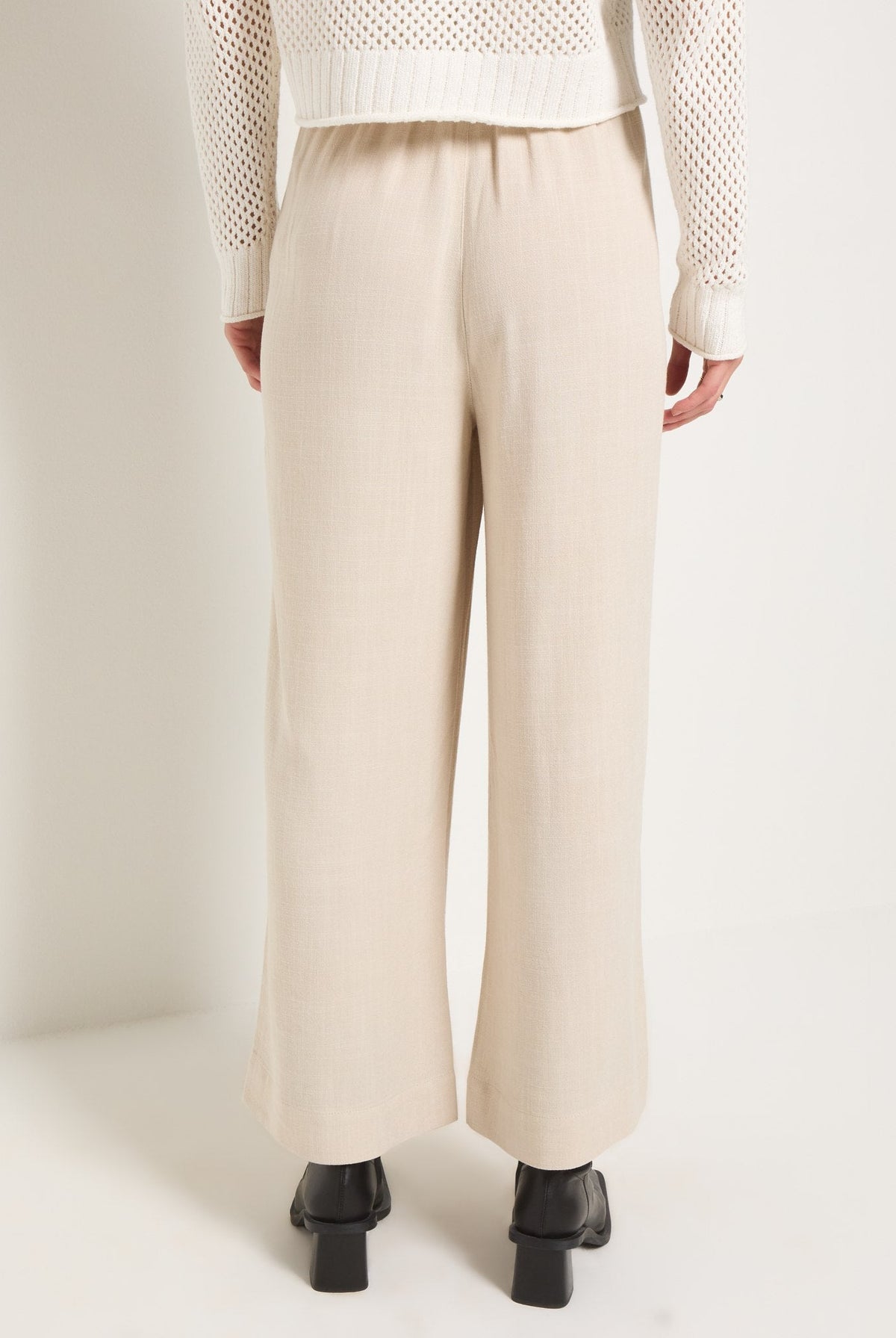 Birch $|& SEAS Palomar Linen Blend Crop Pant - SOF Back