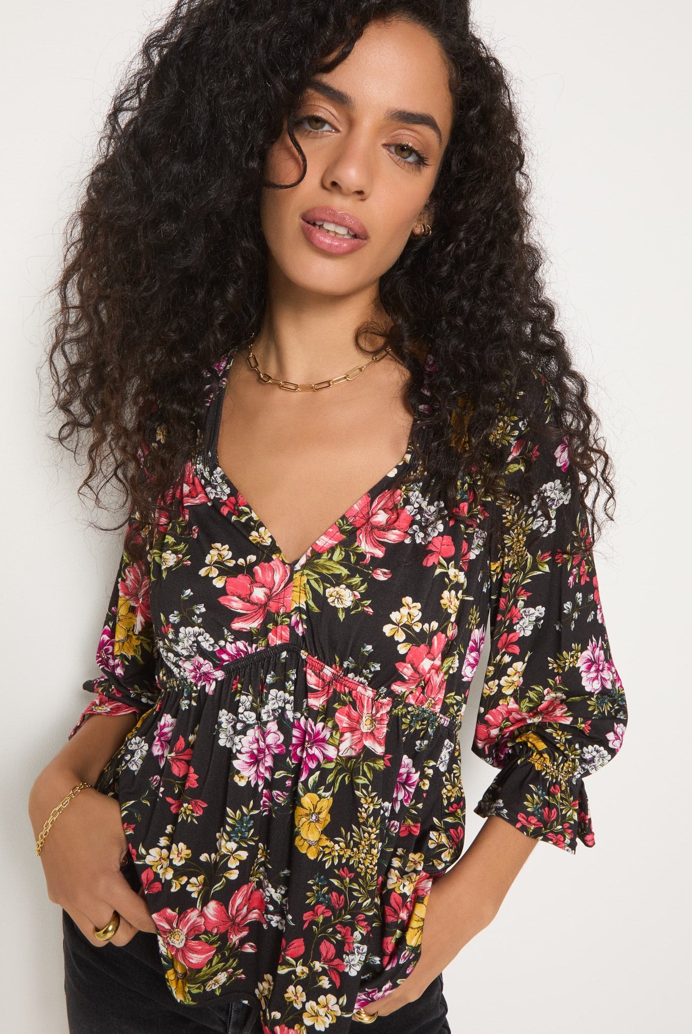 Multi Floral $|& SEAS Sailwind V-Neck Ruffle Top - SOF Front
