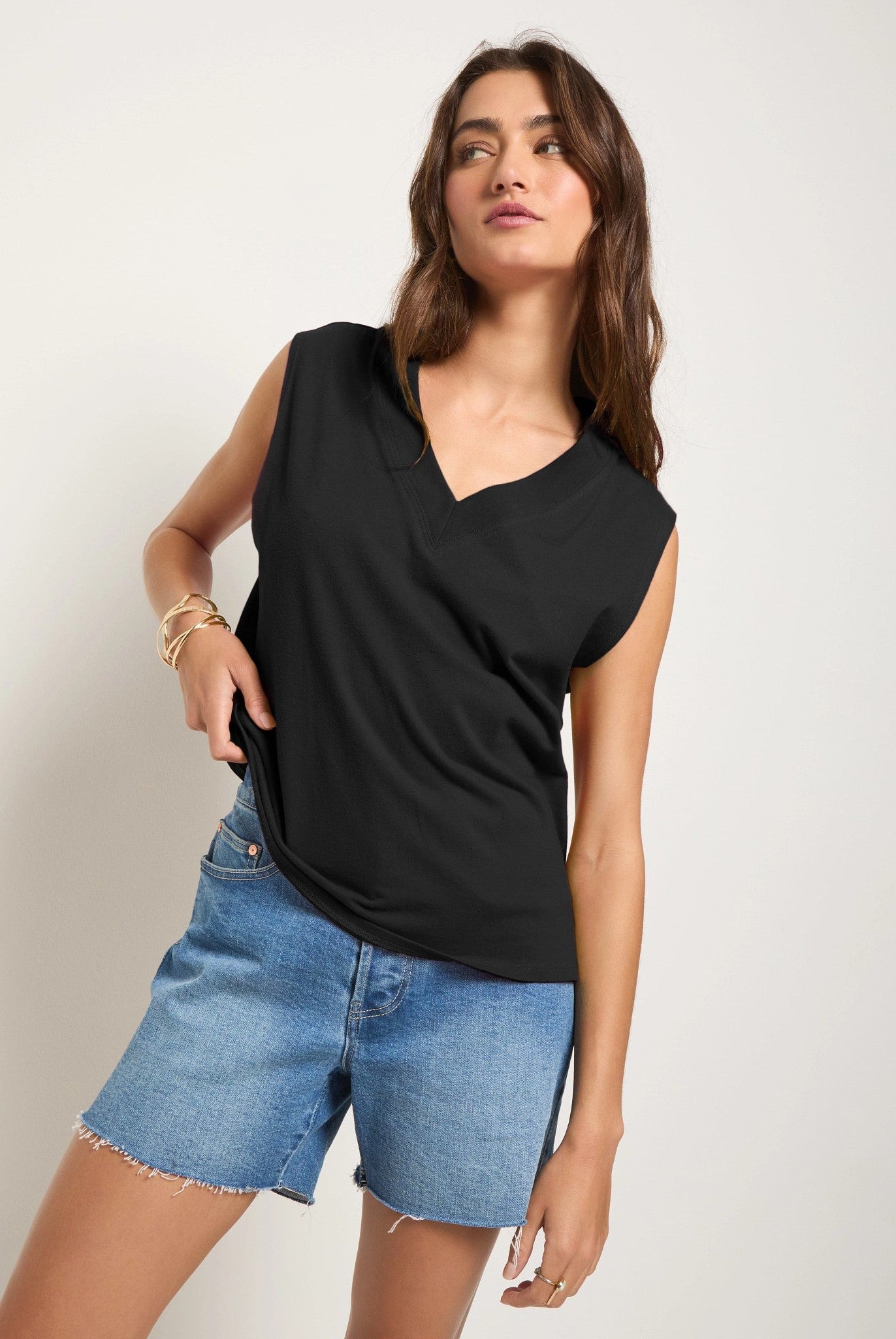 Black $|& SEAS Sol V-Neck Tank - SOF Front