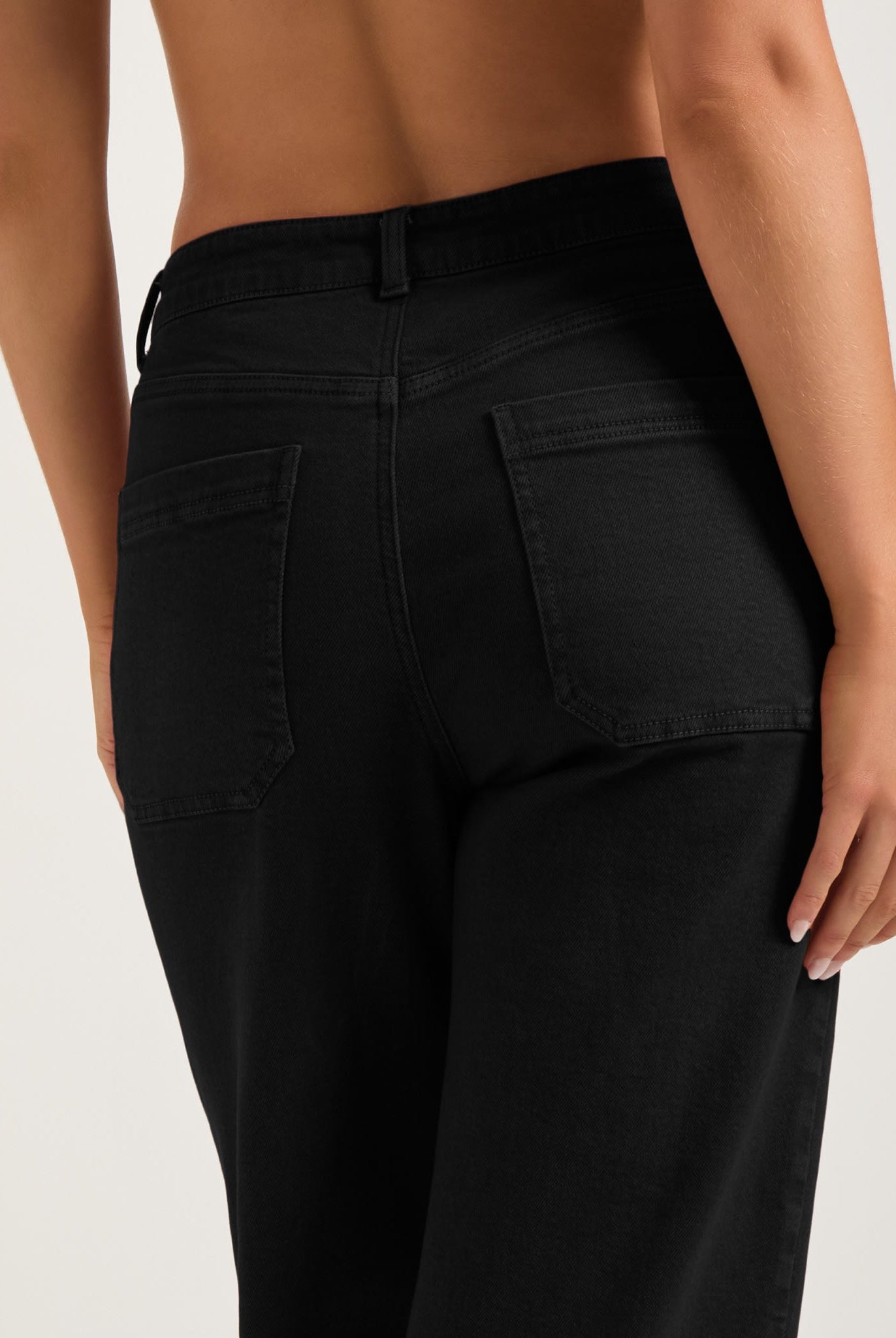 Black $|& SEAS Caroline Cropped Wide Leg Twill Pant - SOF Full Front
