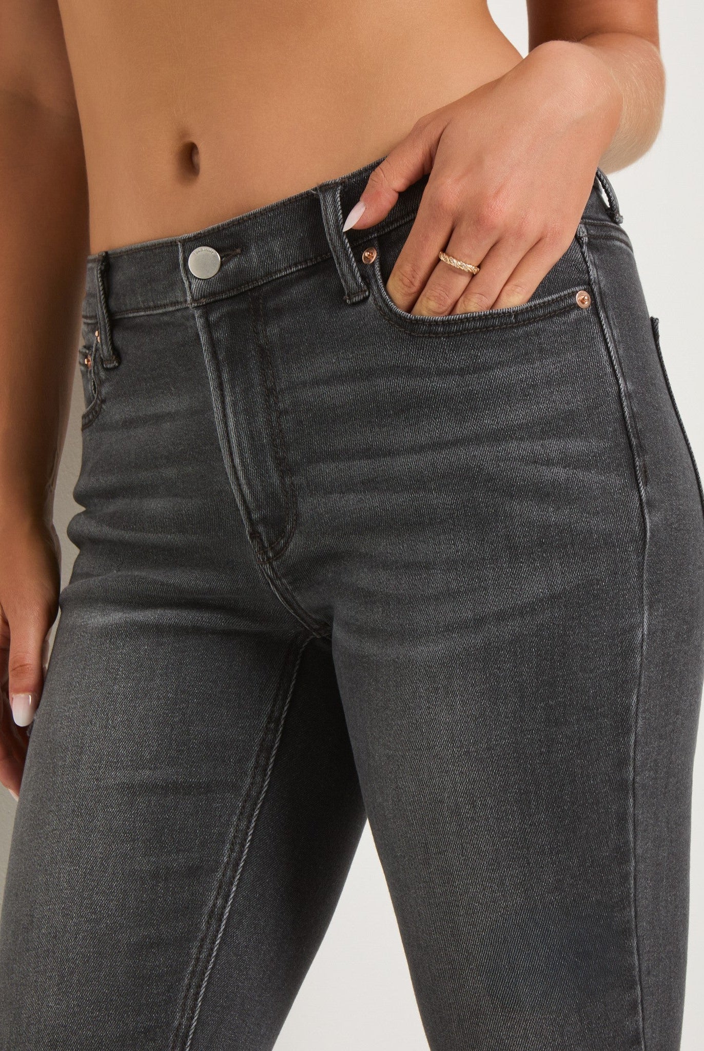 Grey Mist $|& SEAS Mariposa Frayed Step Hem Skinny Jean - VOF Front