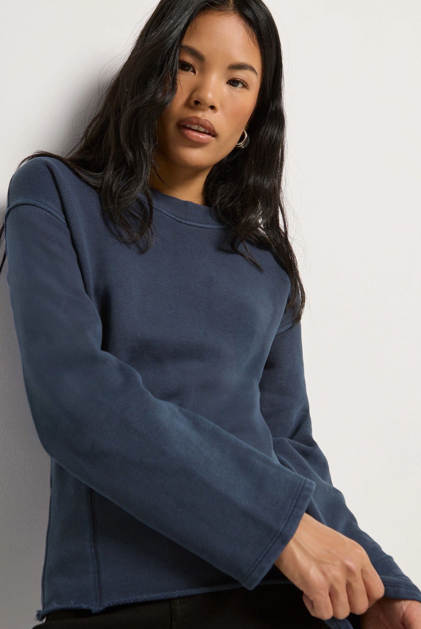 Mariner Midnight $|& SEAS Blaze Fitted Sweatshirt - SOF Full Front