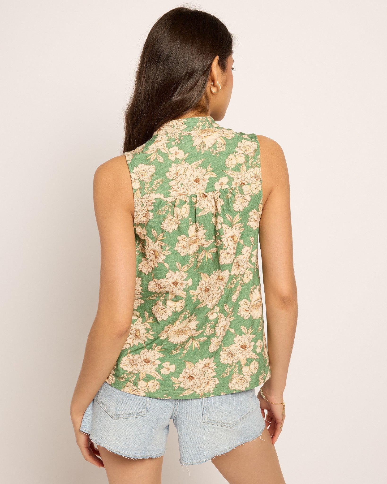 Kalamata $|& SEAS Ollie Printed V-Neck Sleeveless Top - SOF Back