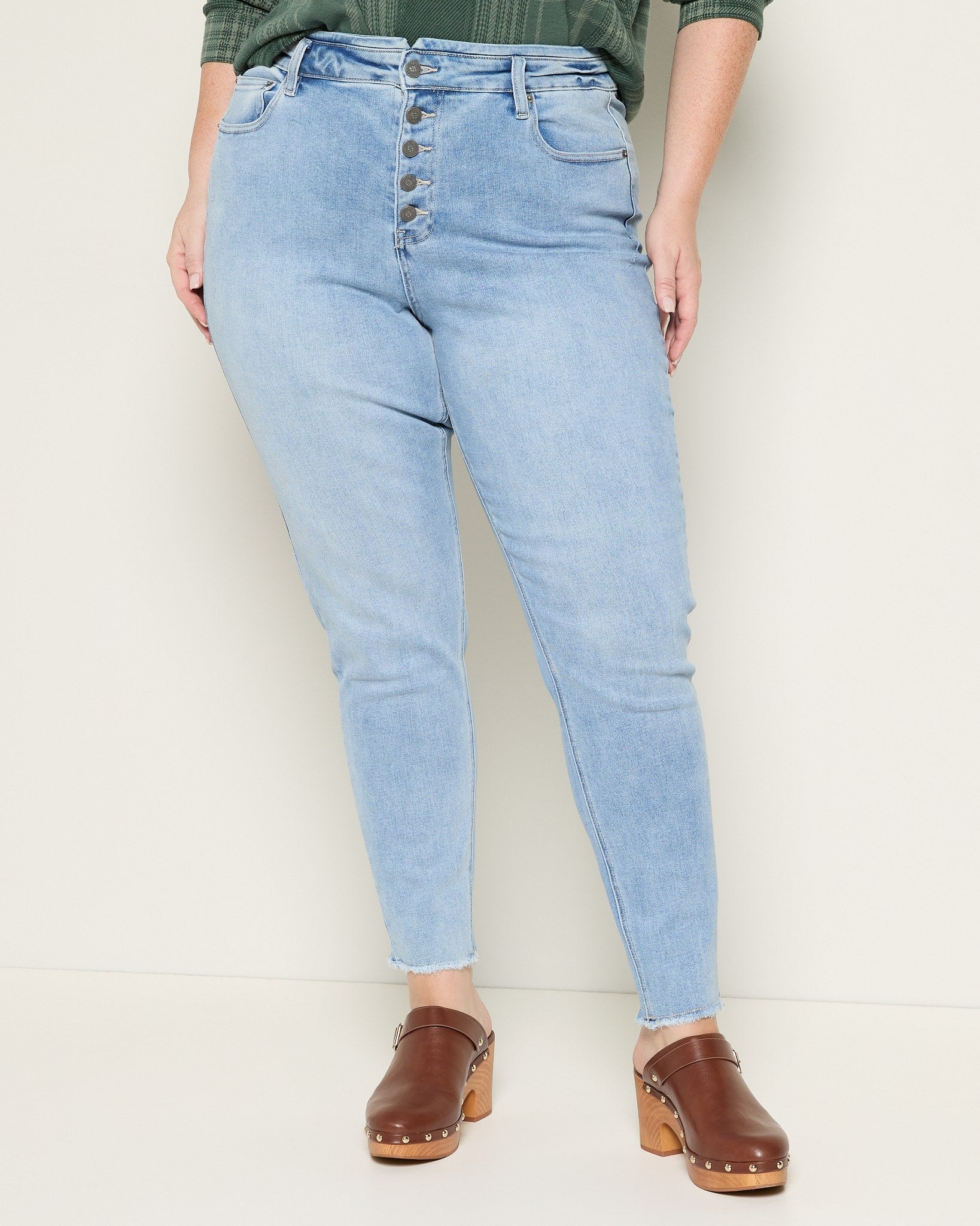 Lakeside $|& SEAS Lucy Button Front Skinny Jean - SOF Front