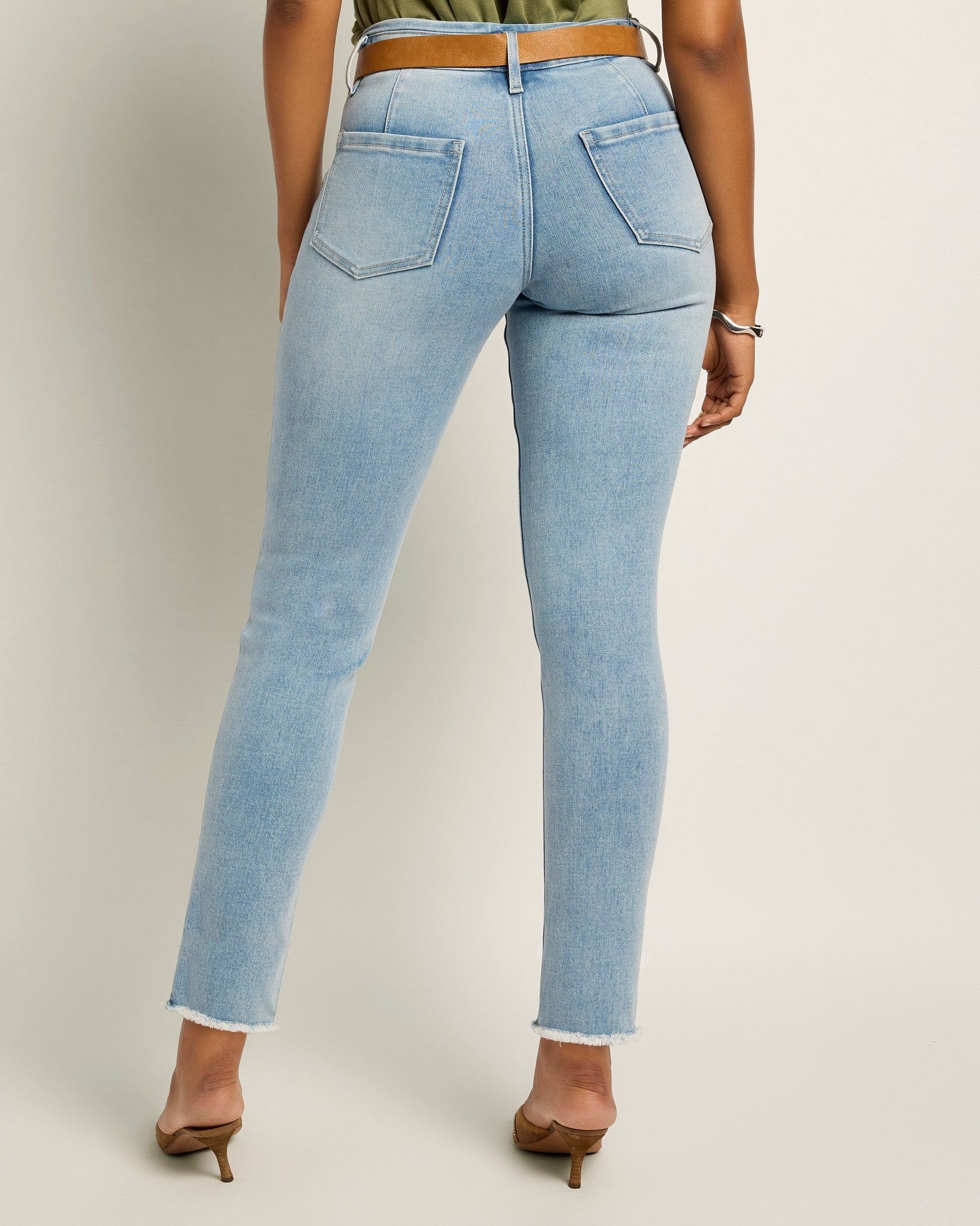 Lakeside $|& SEAS Lucy Button Front Slim Straight Jean - SOF Back