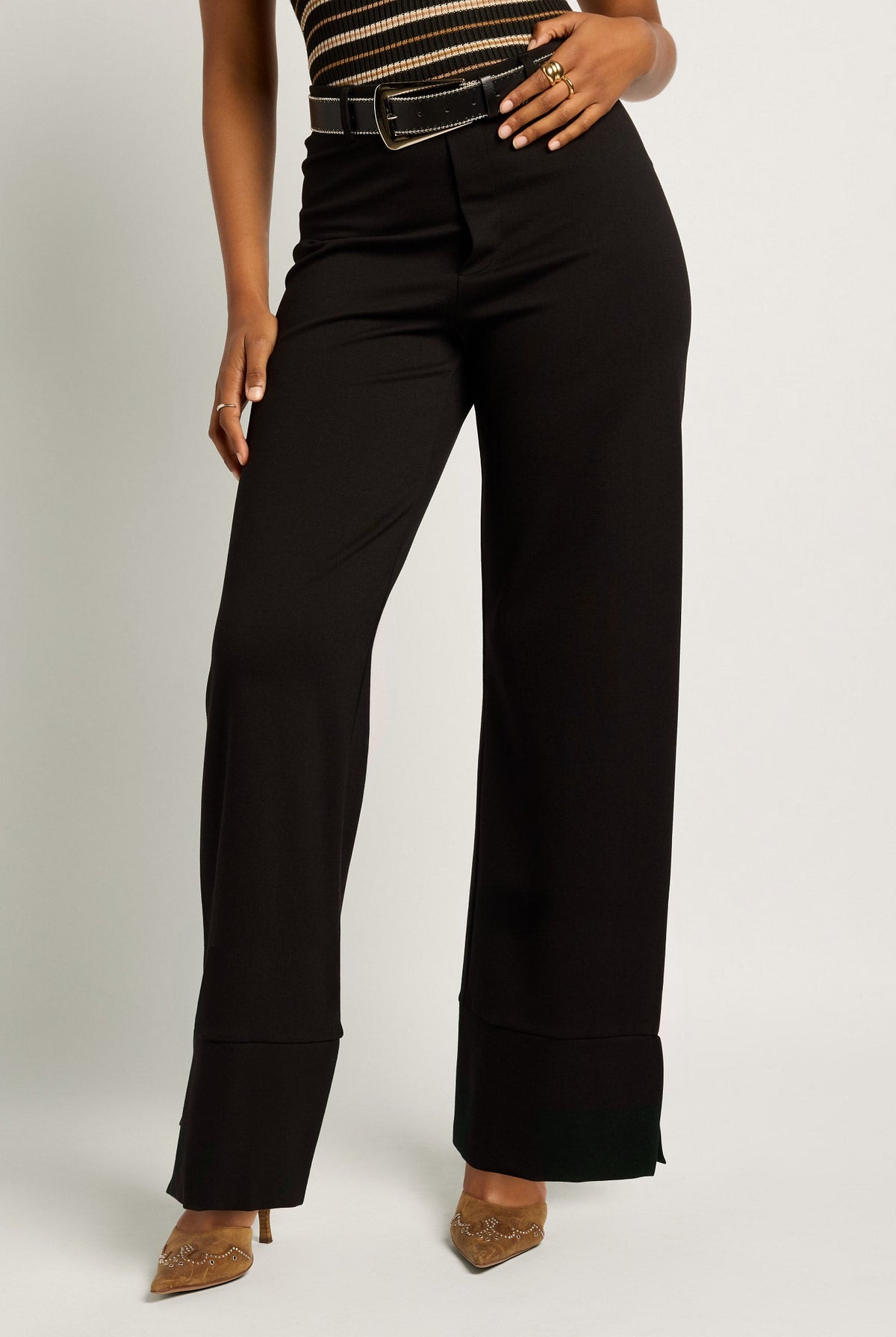 Black $|& SEAS Abigail High Rise Wide Leg Slit Pant - SOF Front