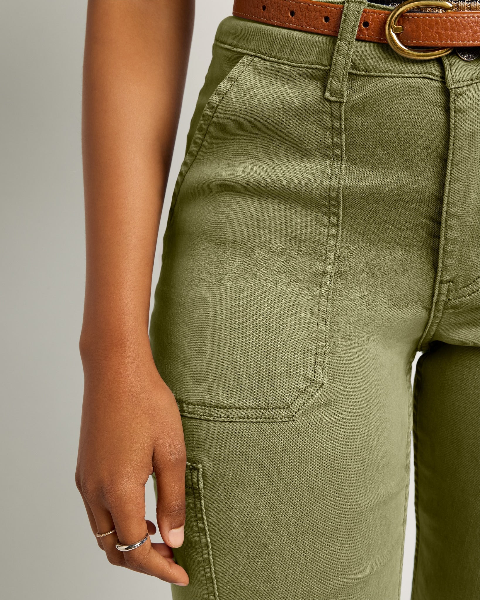 Olive Branch $|& SEAS Liz High Rise Cargo Ankle Pant - VOF Front