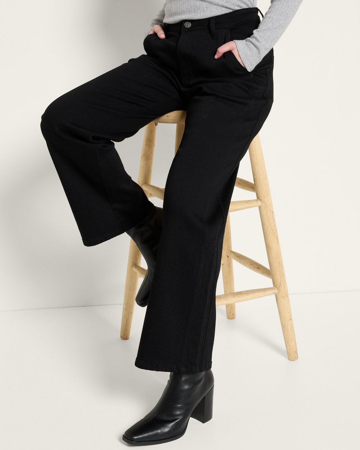 Black $|& SEAS Beck High Rise Wide Leg - VOF Front
