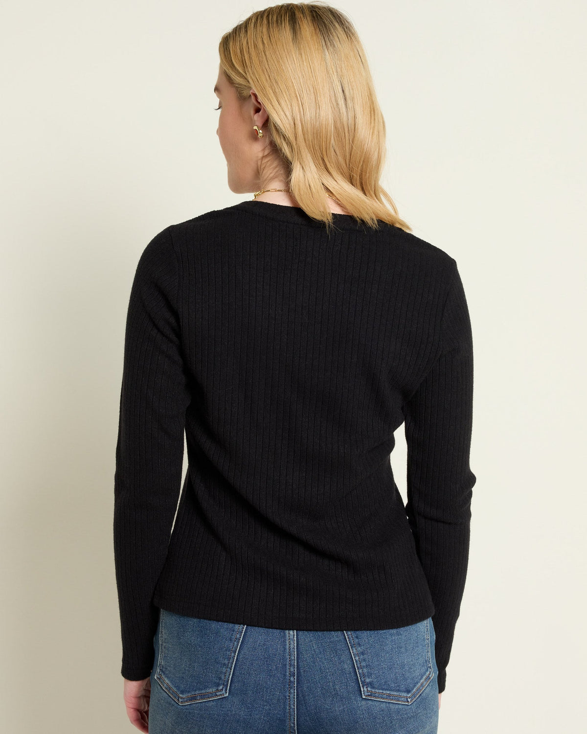 Black $|& SEAS Ray V-Neck Long Sleeve Top - SOF Back