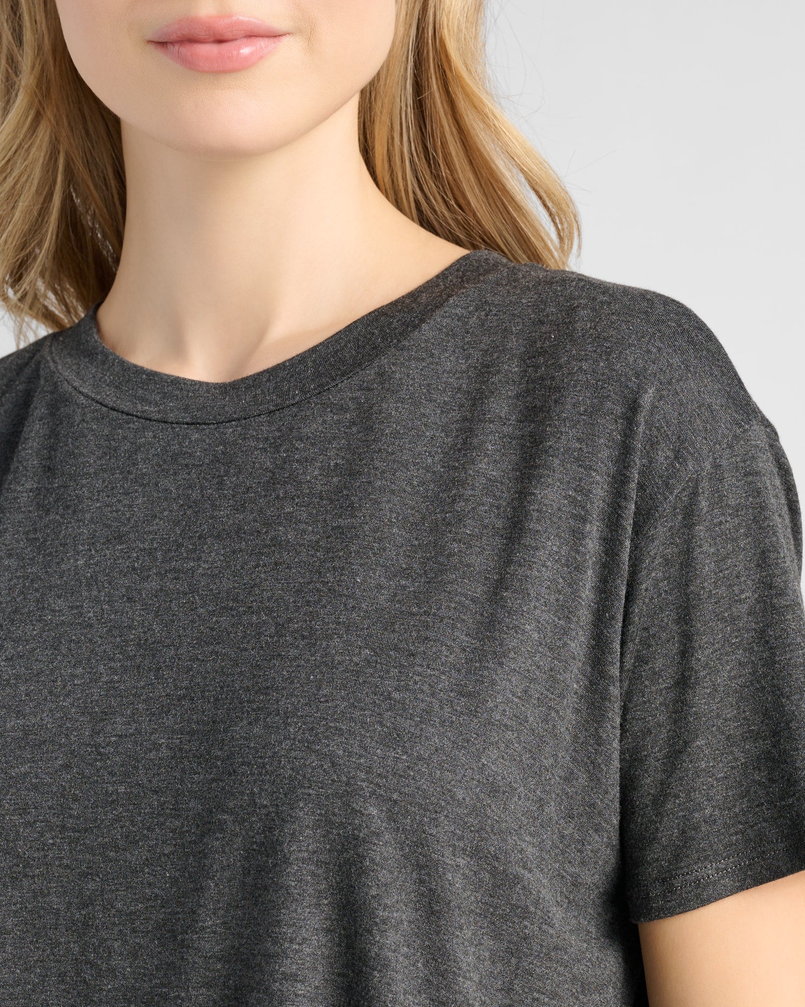 Antracita $|& SEAS Newport Cropped Tee - SOF Detail