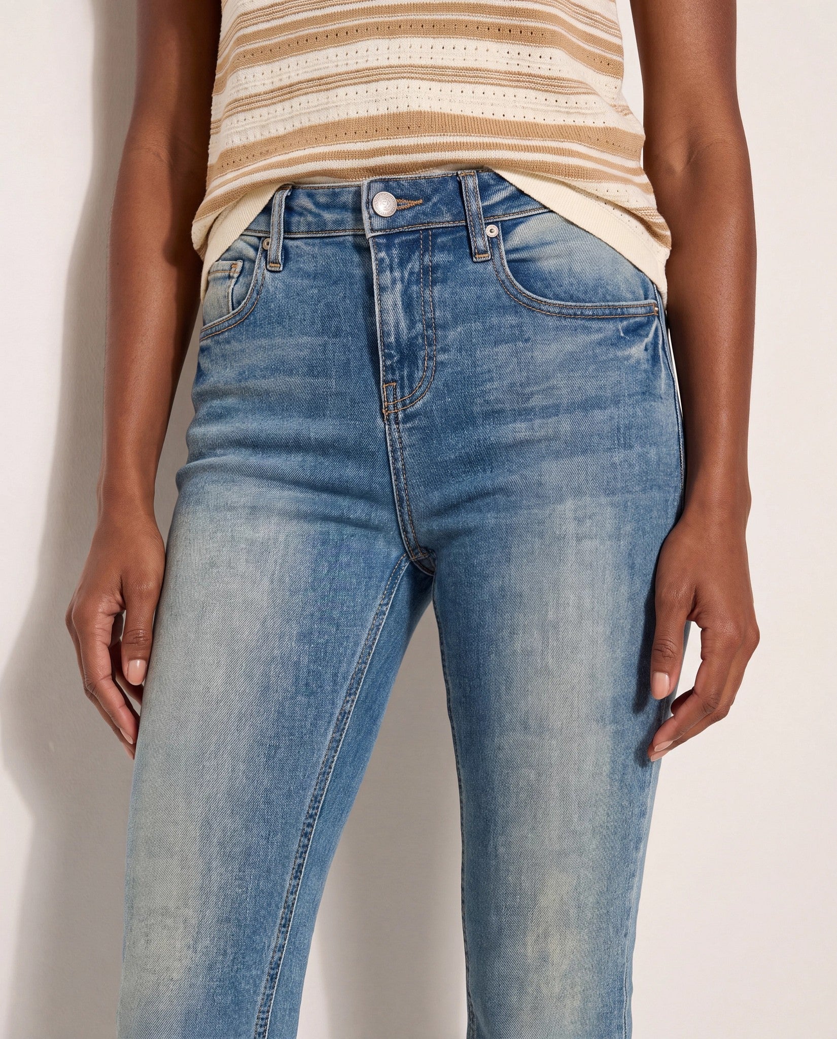 Medium Wash $|& SEAS Mariah Bootcut Jeans - SOF Back