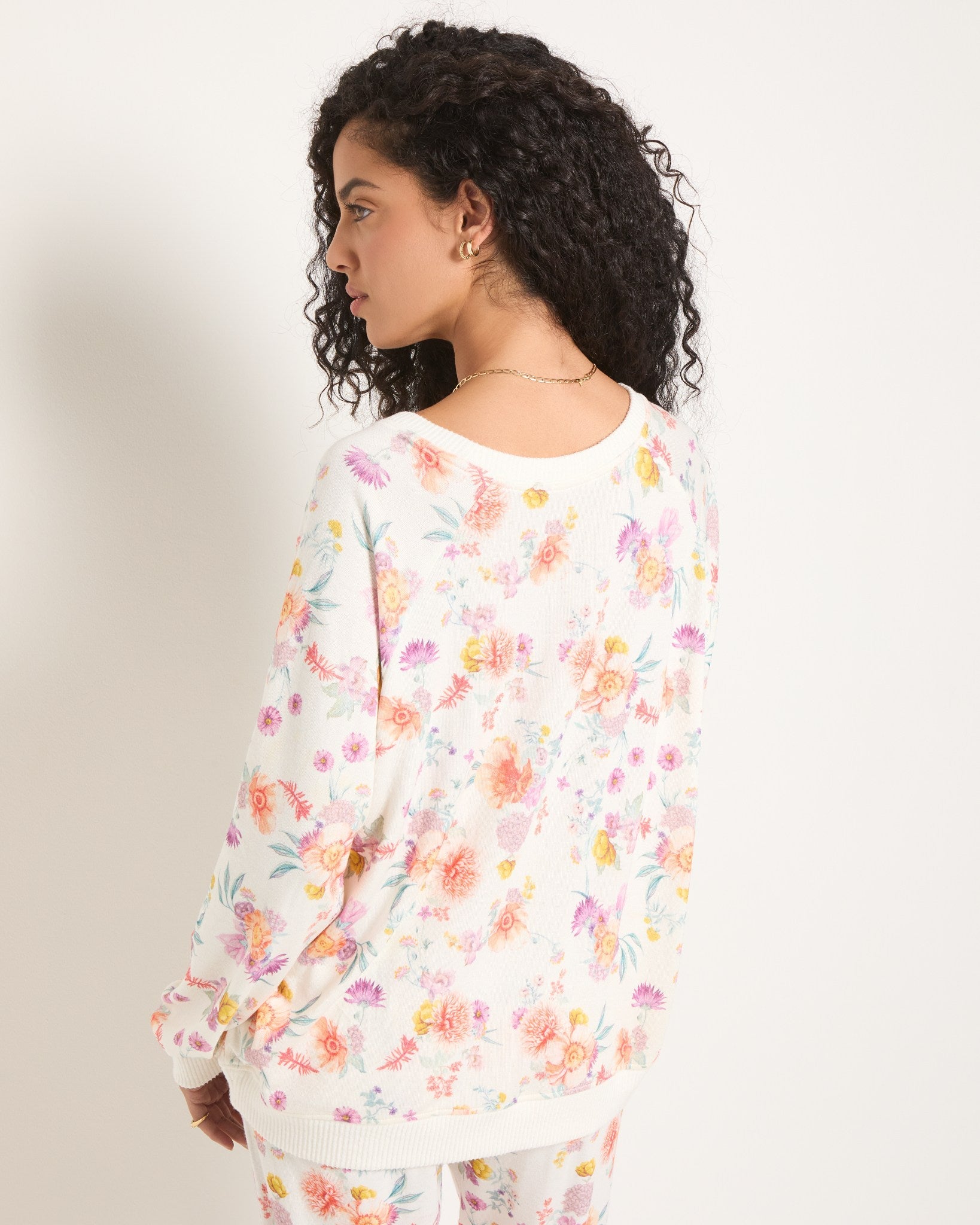 Cream Floral $|& SEAS Floral Hacci Crew - SOF Back
