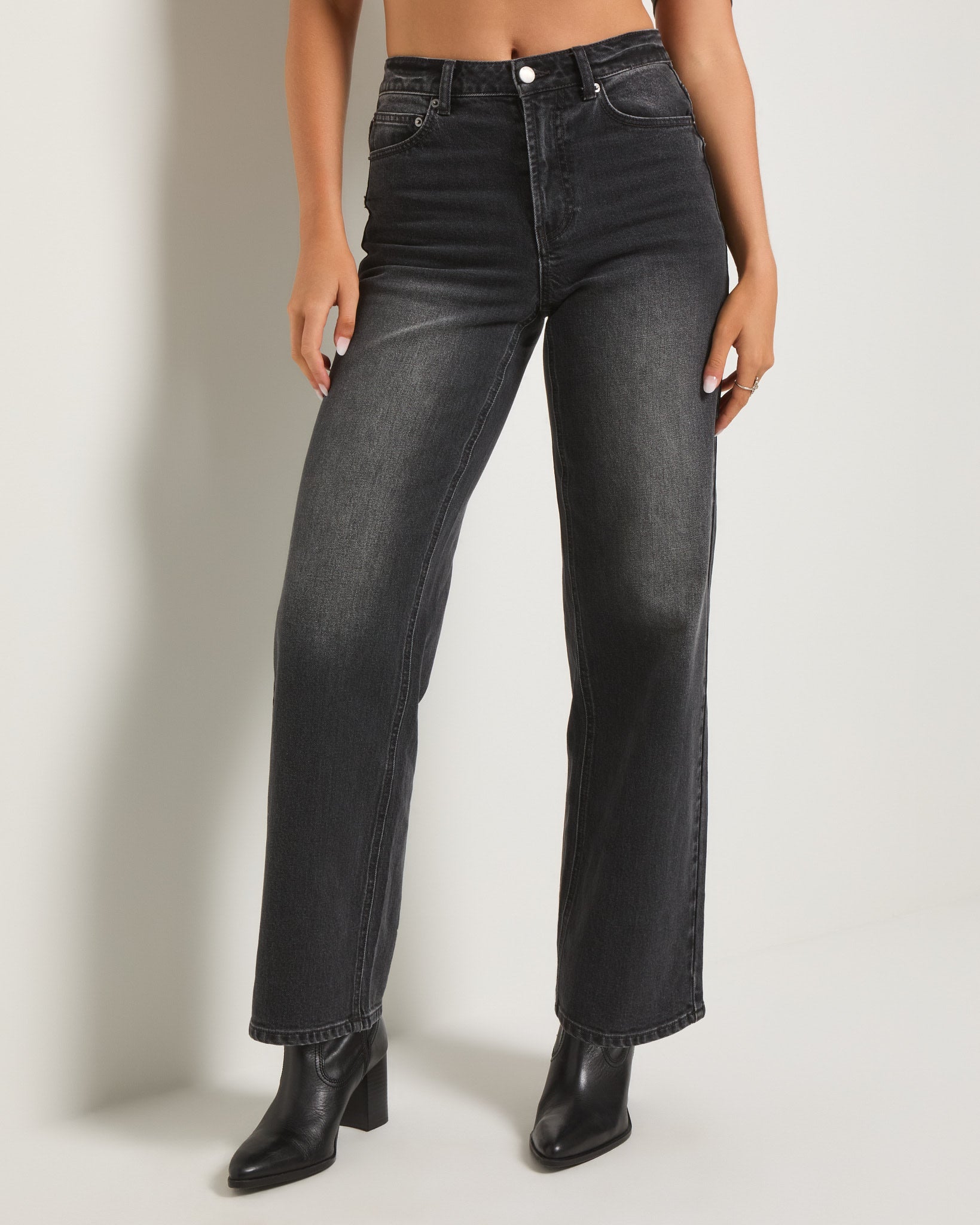 Midnight $|& SEAS Saltwater Wide Leg Jean - SOF Front