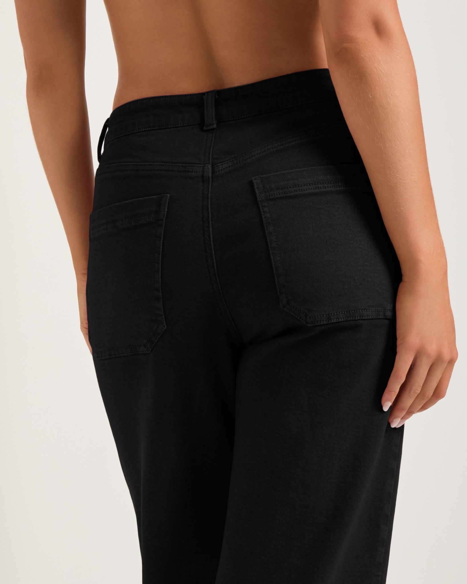 Black $|& SEAS Caroline Cropped Wide Leg Twill Pant - SOF Full Front