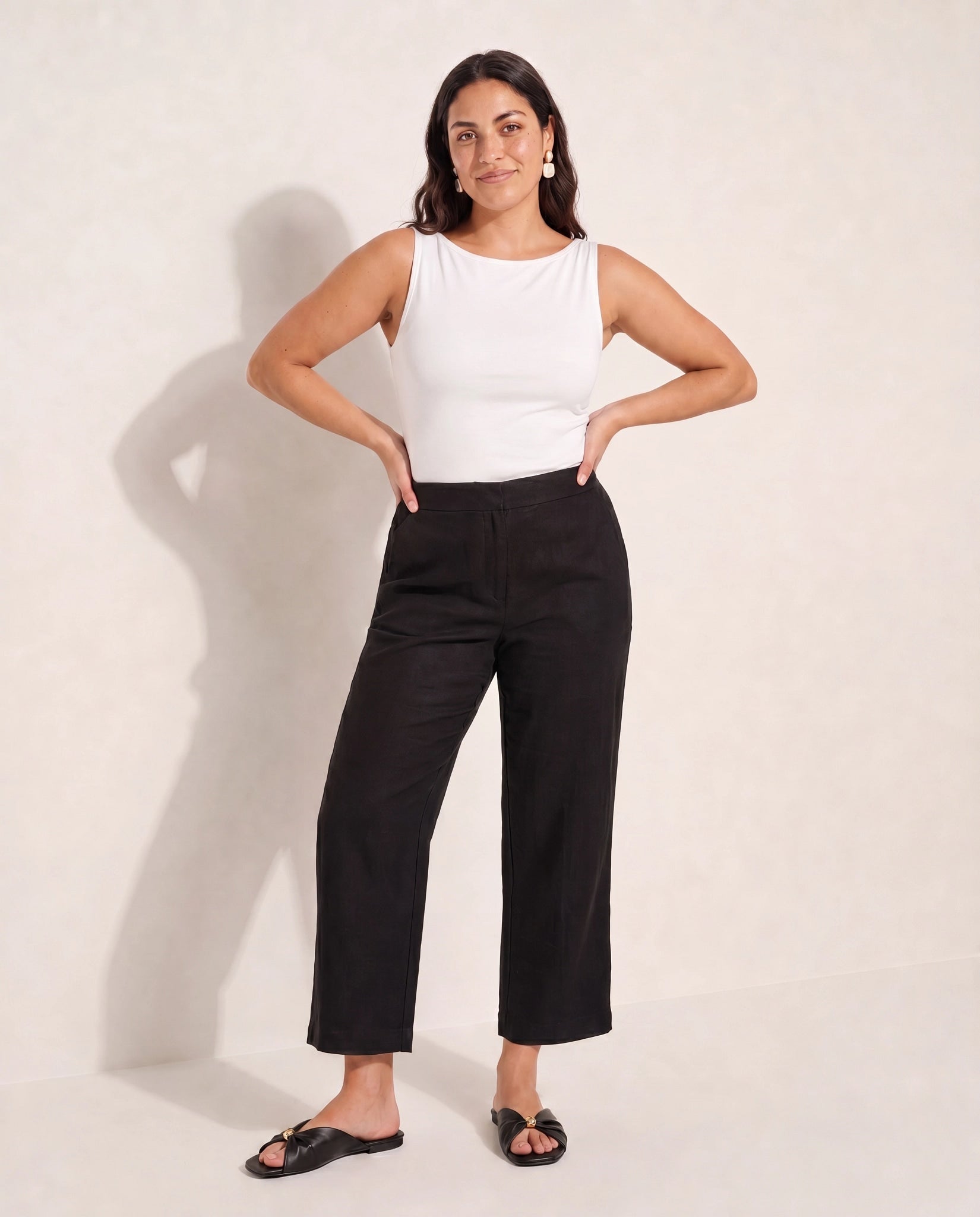 Black $|& SEAS Palomar Linen Blend Crop Pant - UGC On Fig