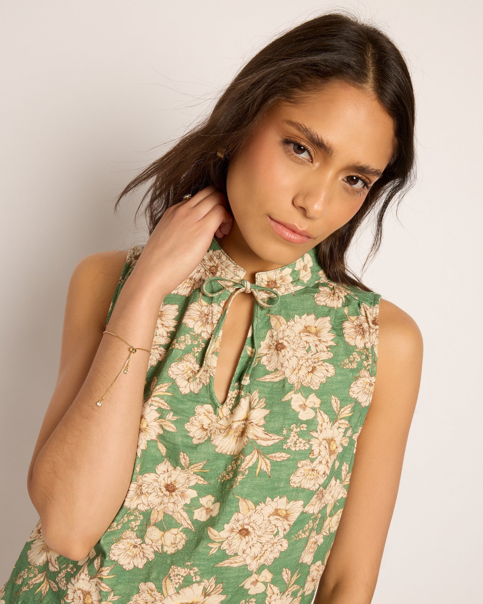 Kalamata $|& SEAS Ollie Printed V-Neck Sleeveless Top - SOF Full Front