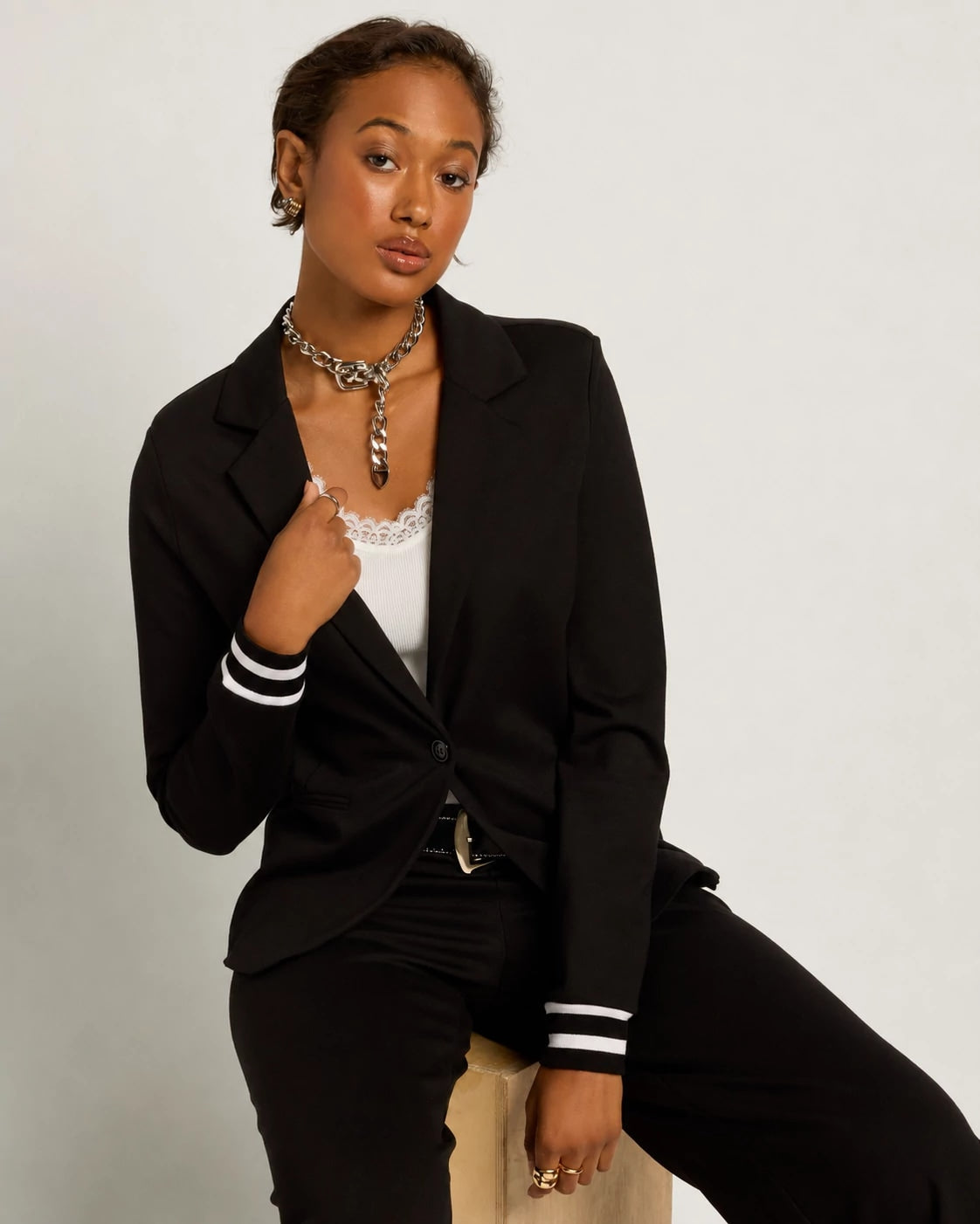 Black $|& SEAS Abigail Ribbed Cuff Blazer - SOF Full Front