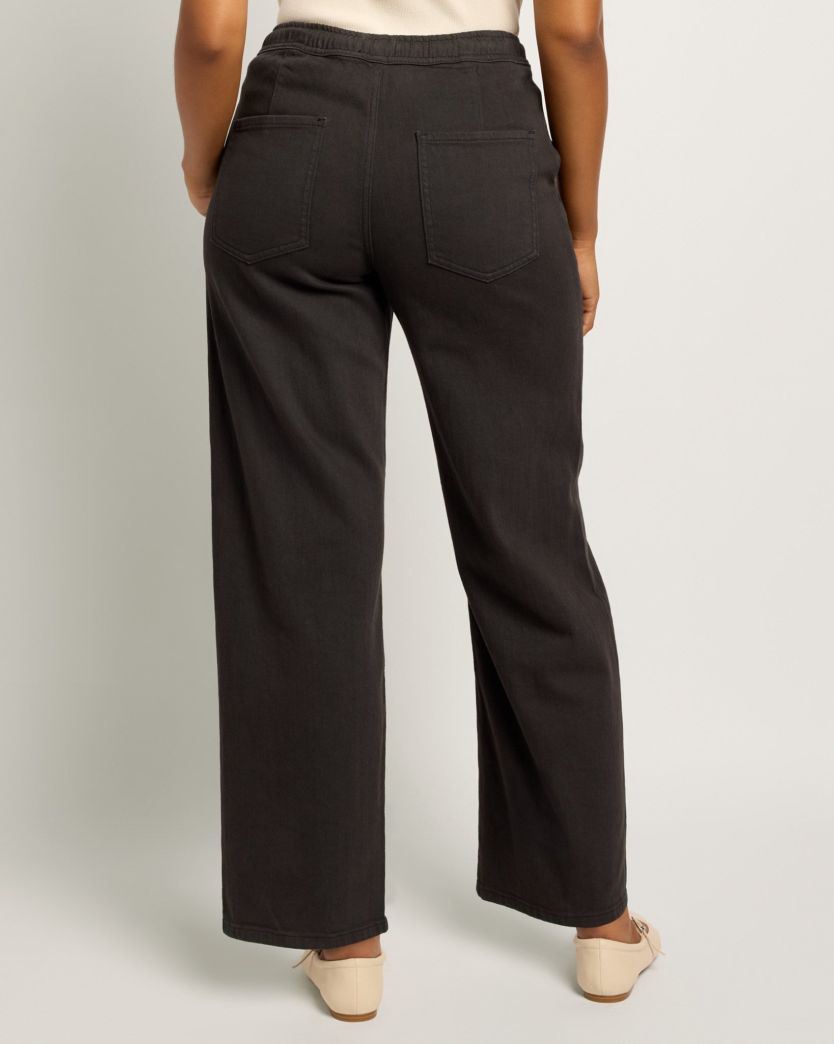 Graphite $|& SEAS Ellie Mid Rise Drawstring Straight Leg Pant - SOF Back