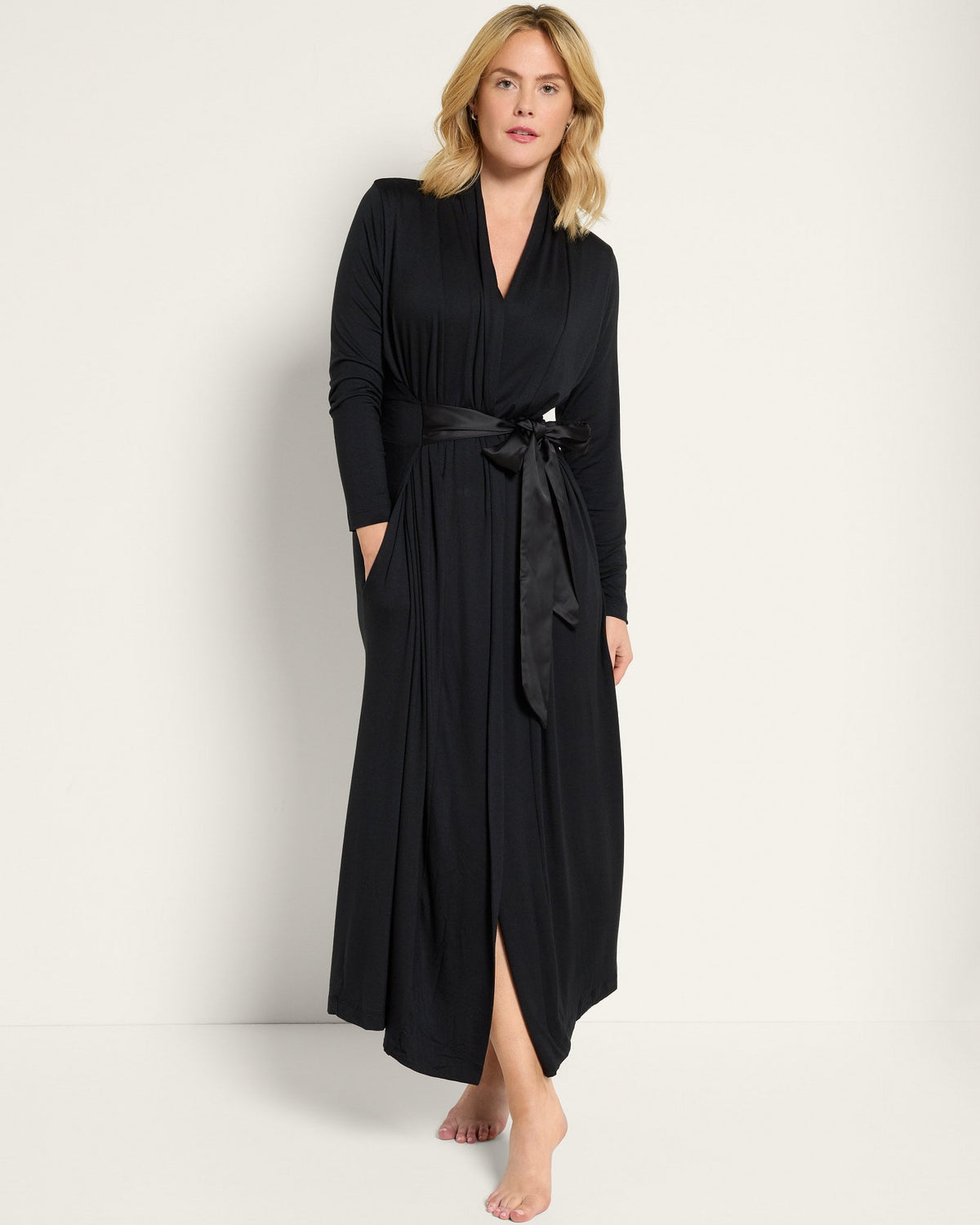 Black $|& SEAS Mightnight Robe - UGC On Fig
