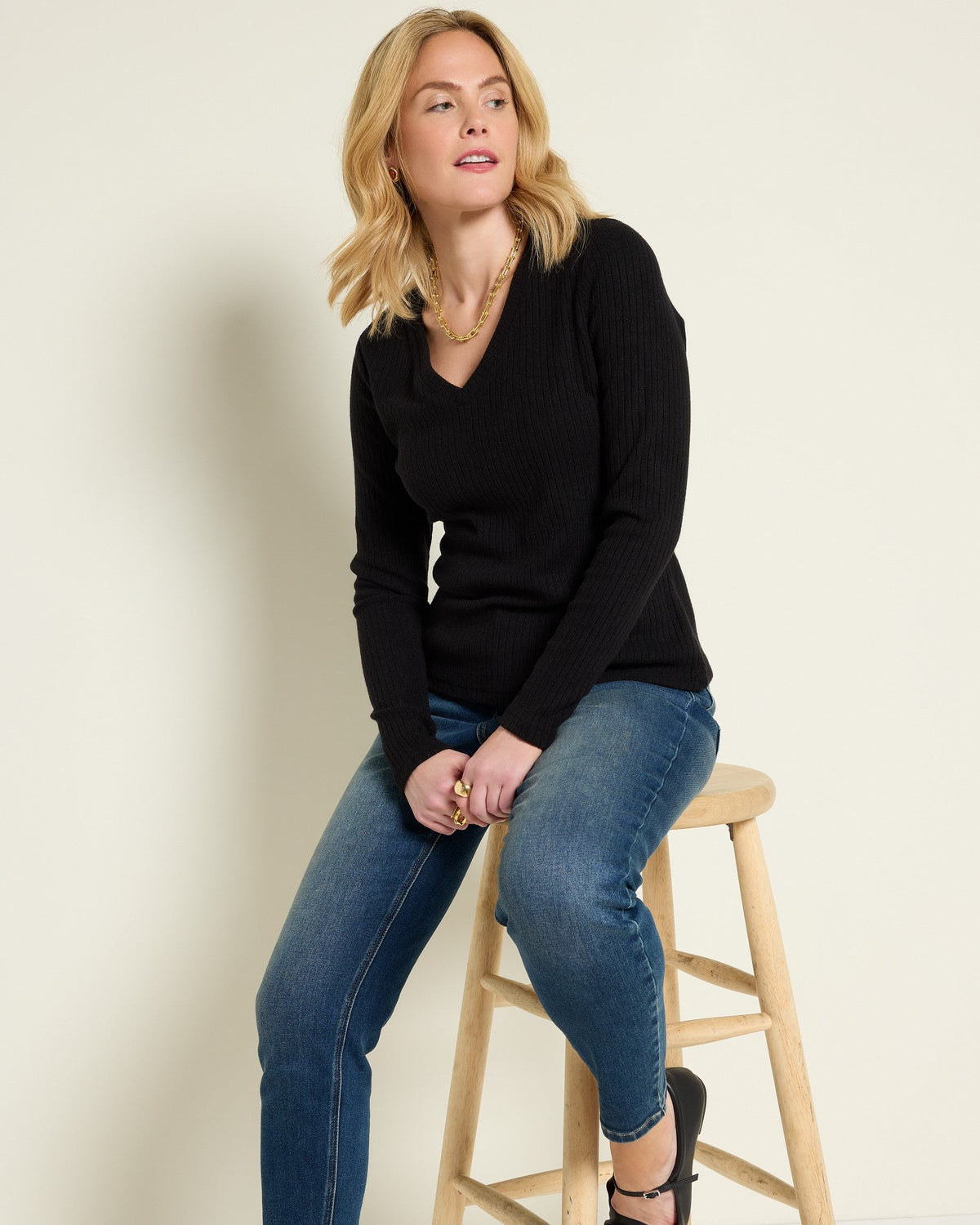 Black $|& SEAS Ray V-Neck Long Sleeve Top - VOF Front